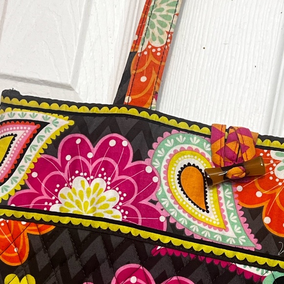 Vera Bradley Tote (Ziggy Zinnia) BAG - Picture 6 of 11
